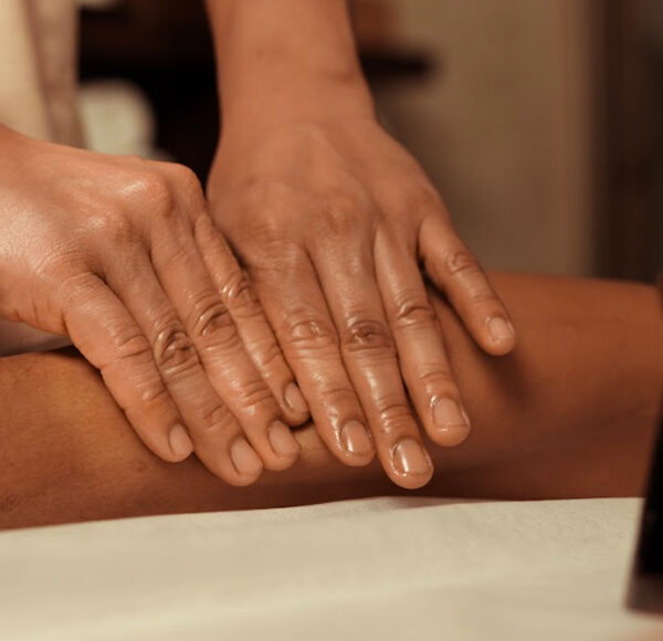 Four Hands Massage02 600x580